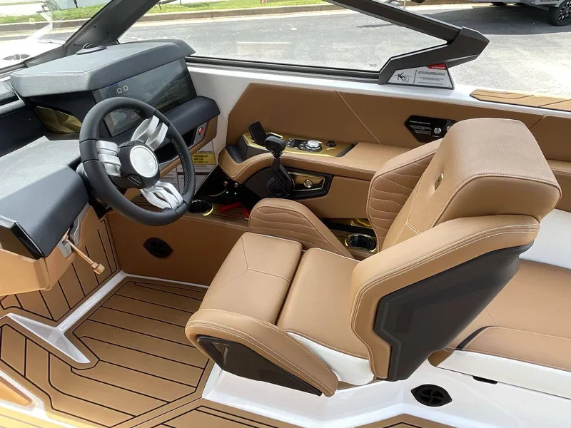 Slide: The Image of Nautique G25 2027 - 30