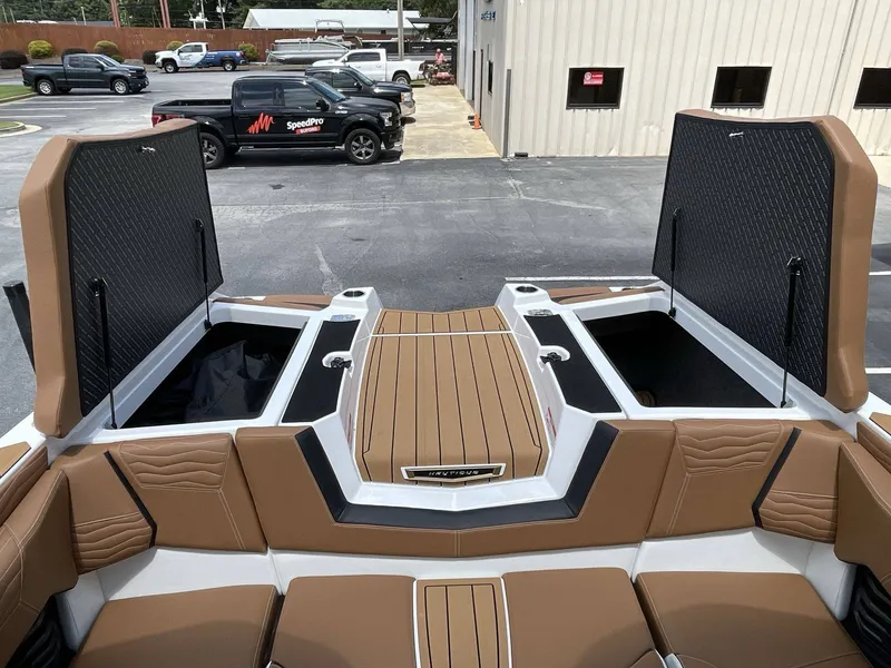 Slide: The Image of Nautique G25 2027 - 11