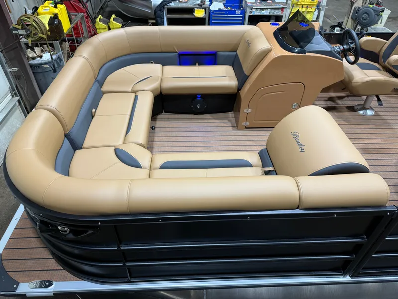 Slide: The Image of Bentley Pontoons Legacy 220 Navigator Quad Lounge & Honda 4-Stroke EFI 2026 - 2