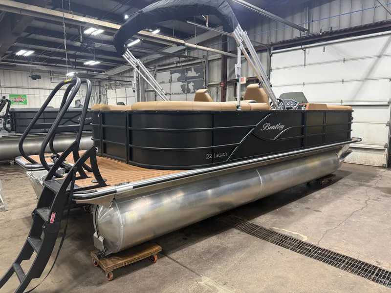 Slide: The Image of Bentley Pontoons Legacy 220 Navigator Quad Lounge & Honda 4-Stroke EFI 2026 - 44