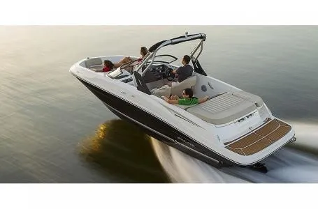 The Image of Bayliner VR5 Bowrider w/ 250HP Mercury! 2022 - 1