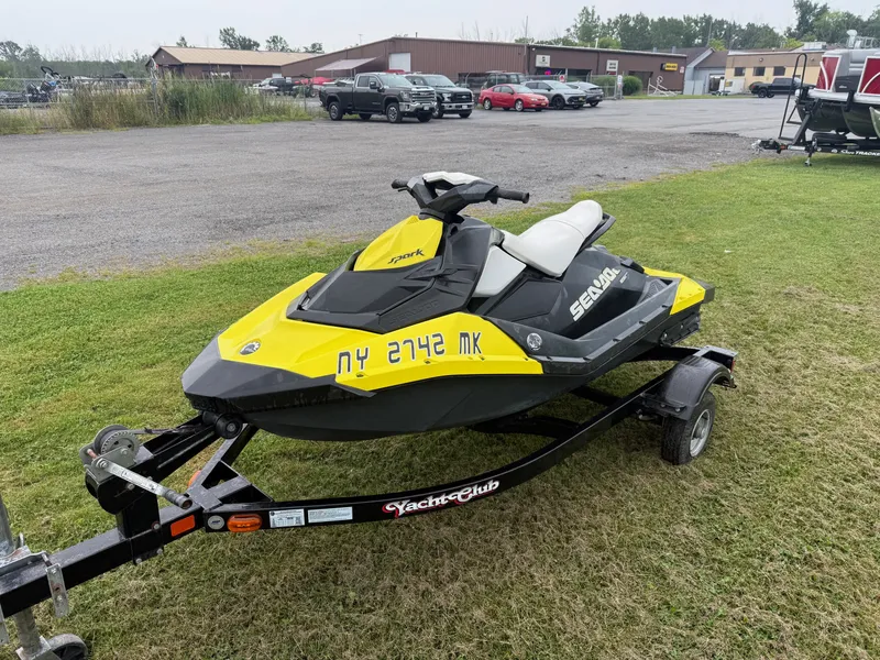 Slide: The Image of Sea-Doo Spark 2up 900 H.O. ACE - Convenience Pkg 2014 - 5
