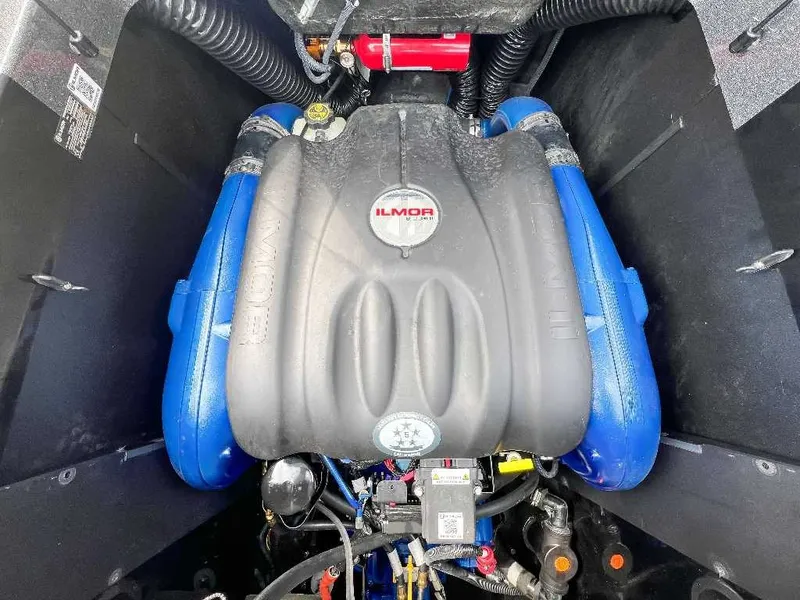 Slide: The Image of MasterCraft XT24 2022 - 20