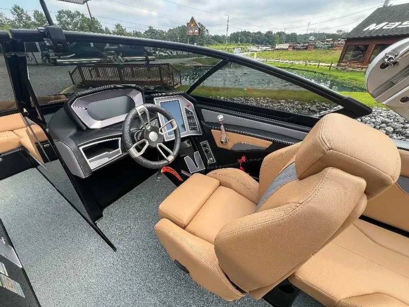 Slide: The Image of MasterCraft XT24 2022 - 15