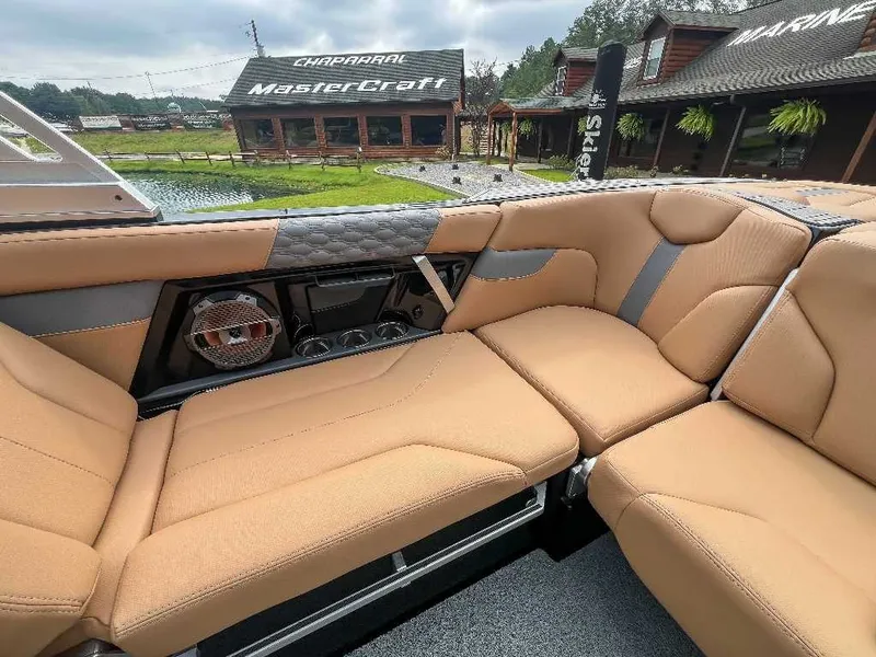Slide: The Image of MasterCraft XT24 2022 - 17