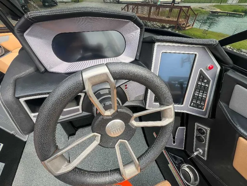 Slide: The Image of MasterCraft XT24 2022 - 16