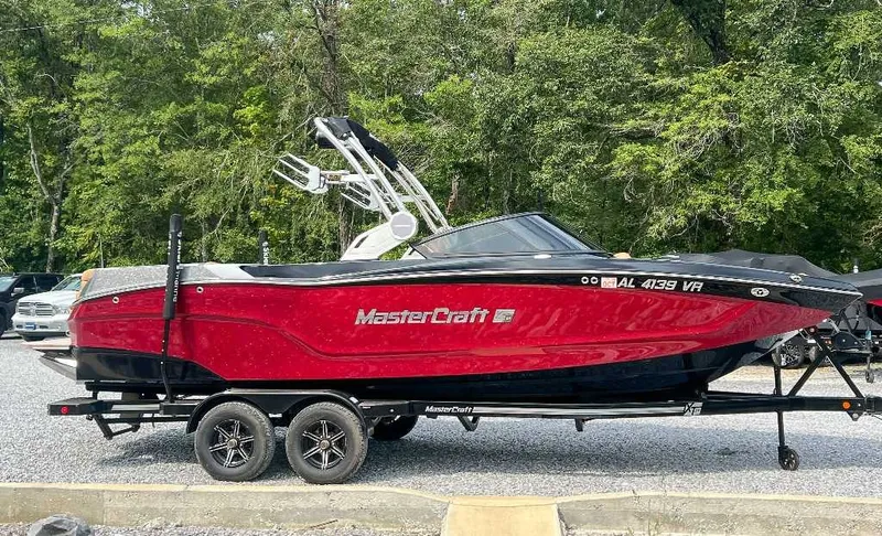 The Image of MasterCraft XT24 2022 - 1