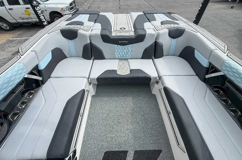 Slide: The Image of MasterCraft XT23 2024 - 21