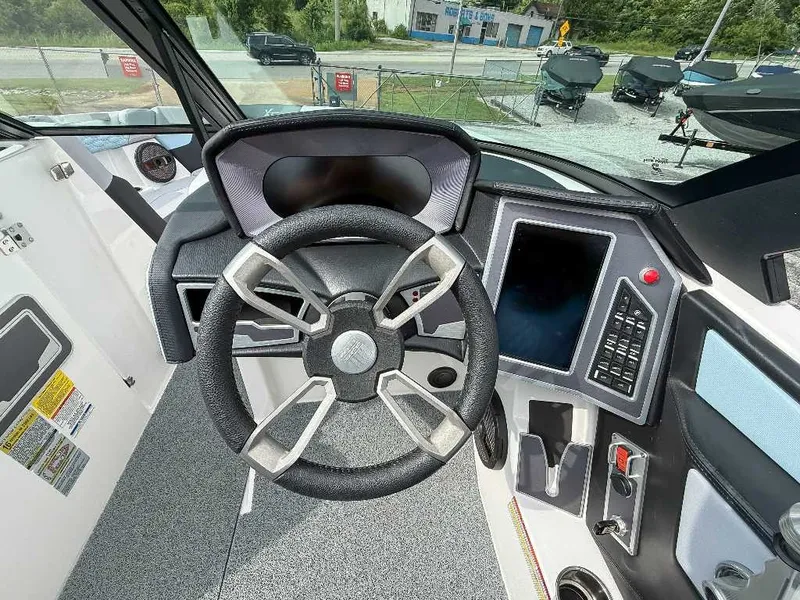 Slide: The Image of MasterCraft XT23 2024 - 19