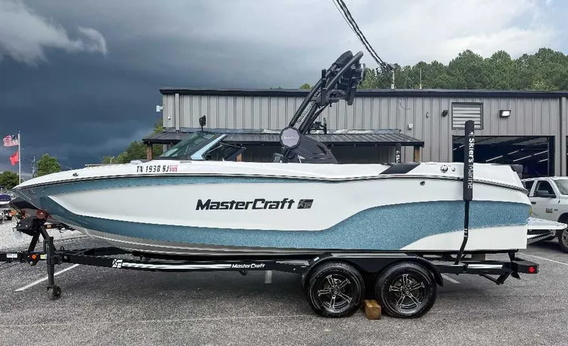 The Image of MasterCraft XT23 2024 - 1