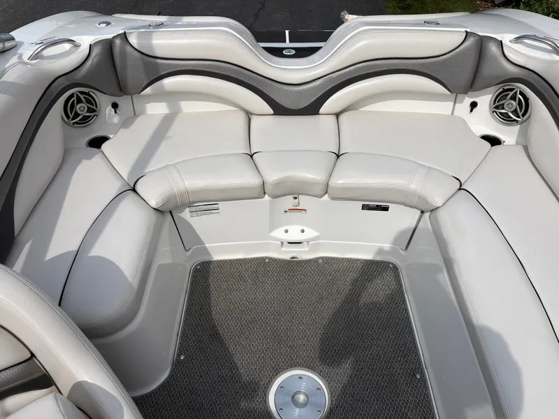 Slide: The Image of Yamaha 212X 2008 - 15