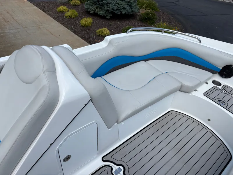Slide: The Image of Hurricane SunDeck Sport 202 IO 2019 - 15
