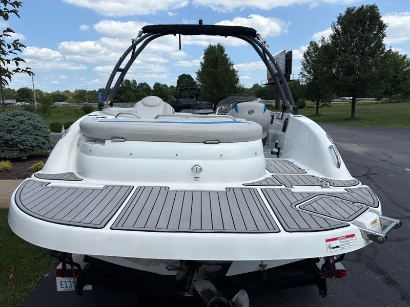 Slide: The Image of Hurricane SunDeck Sport 202 IO 2019 - 6