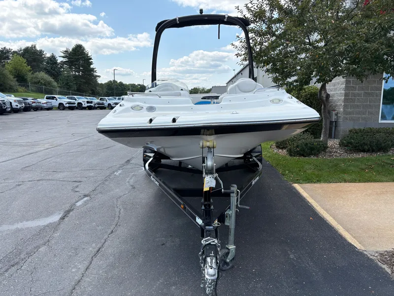 Slide: The Image of Hurricane SunDeck Sport 202 IO 2019 - 3