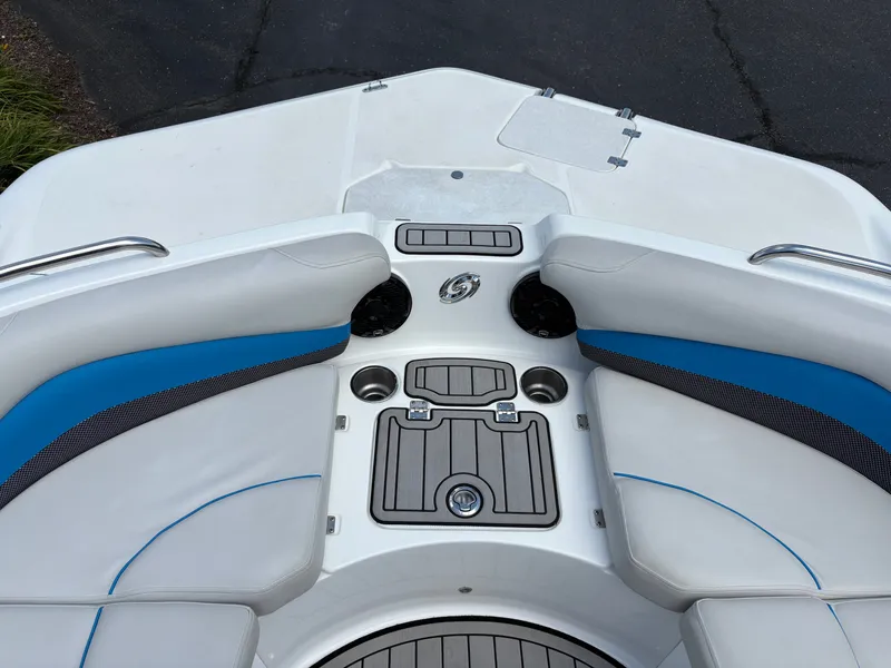 Slide: The Image of Hurricane SunDeck Sport 202 IO 2019 - 17