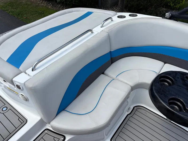 Slide: The Image of Hurricane SunDeck Sport 202 IO 2019 - 10