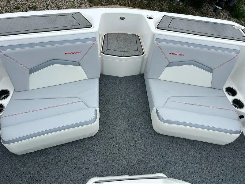 Slide: The Image of MasterCraft ProStar 2021 - 6
