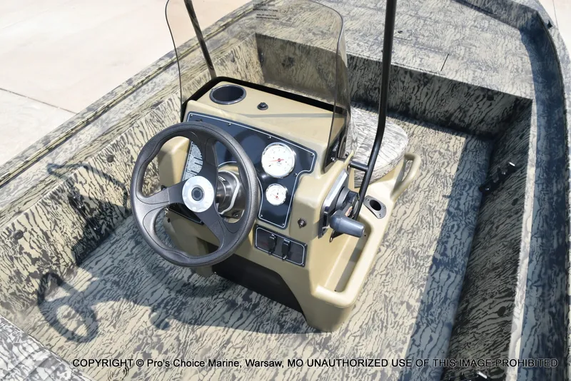 Slide: The Image of Tracker Grizzly 1860 CC 2027 - 38