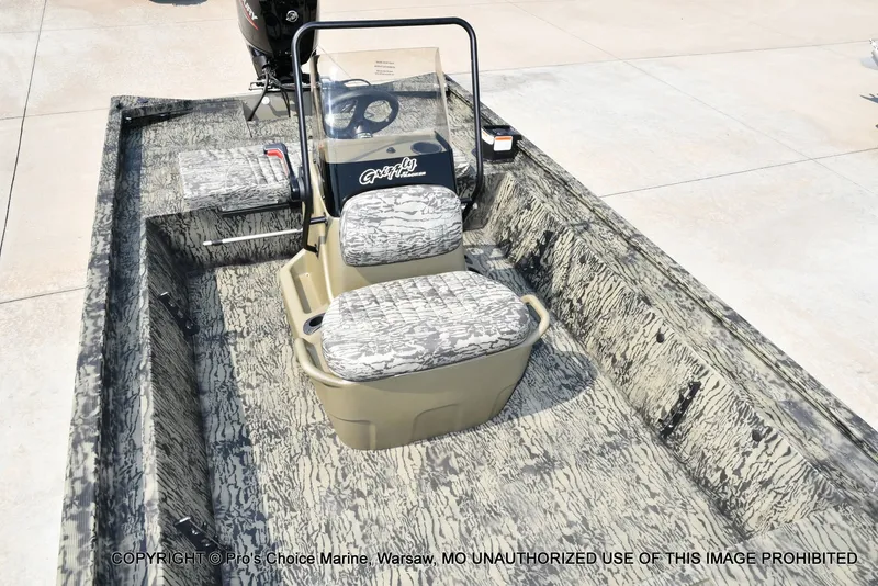 Slide: The Image of Tracker Grizzly 1860 CC 2027 - 41