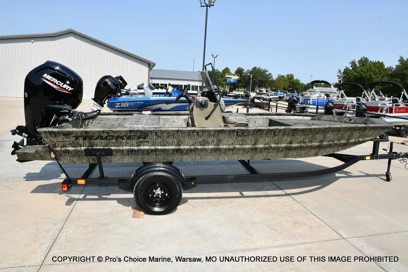 Slide: The Image of Tracker Grizzly 1860 CC 2027 - 26