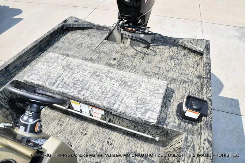 Slide: The Image of Tracker Grizzly 1860 CC 2027 - 45