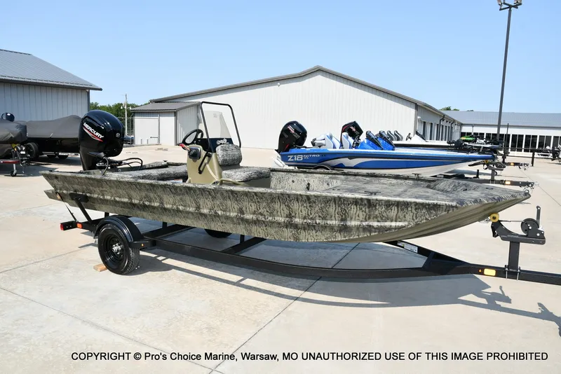 Slide: The Image of Tracker Grizzly 1860 CC 2027 - 50
