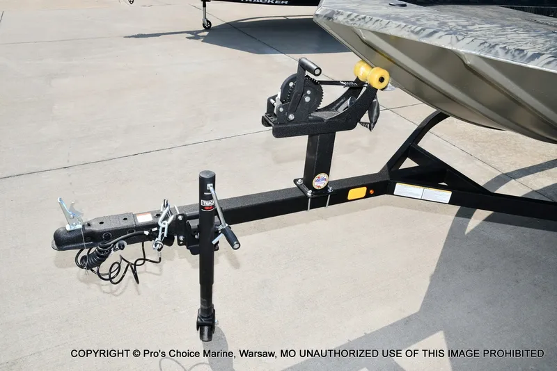 Slide: The Image of Tracker Grizzly 1860 CC 2027 - 31