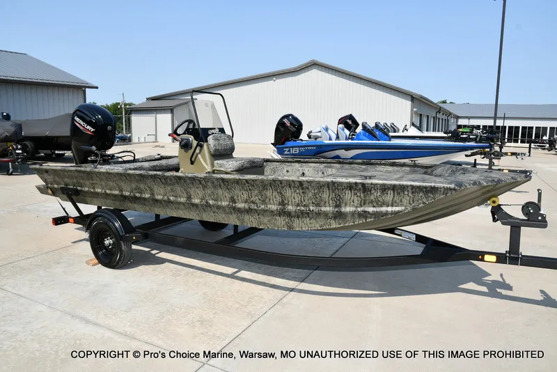 Slide: The Image of Tracker Grizzly 1860 CC 2027 - 54