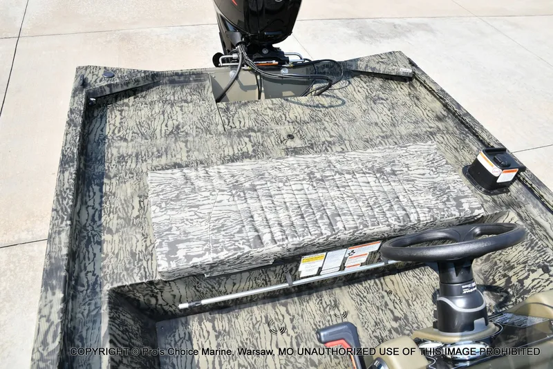 Slide: The Image of Tracker Grizzly 1860 CC 2027 - 23