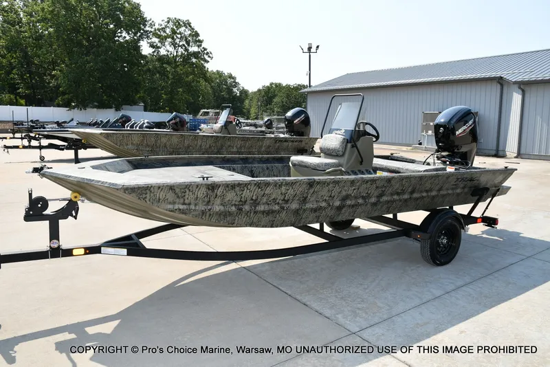 Slide: The Image of Tracker Grizzly 1860 CC 2027 - 30
