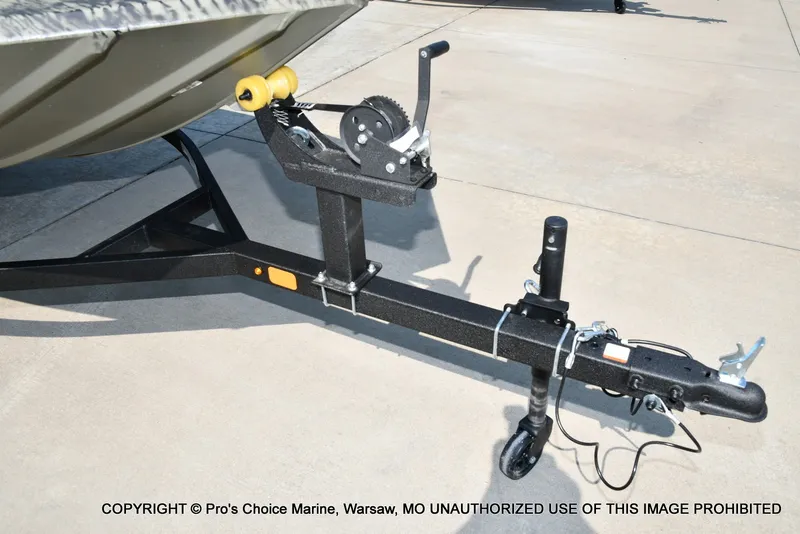 Slide: The Image of Tracker Grizzly 1860 CC 2027 - 57