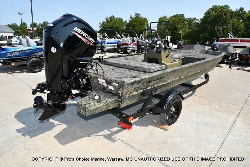 Slide: The Image of Tracker Grizzly 1860 CC 2027 - 25
