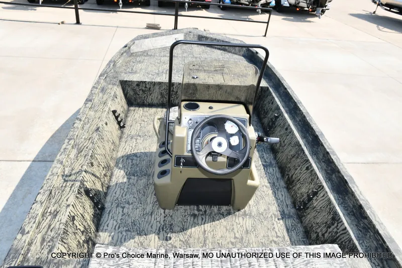 Slide: The Image of Tracker Grizzly 1860 CC 2027 - 14