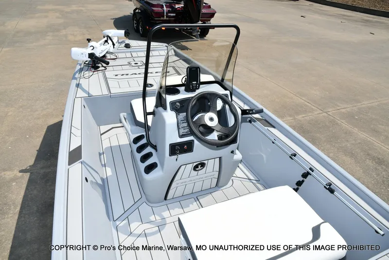 Slide: The Image of Tracker Bass Tracker Classic CC 2027 - 19
