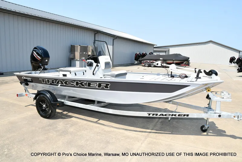 Slide: The Image of Tracker Bass Tracker Classic CC 2027 - 63
