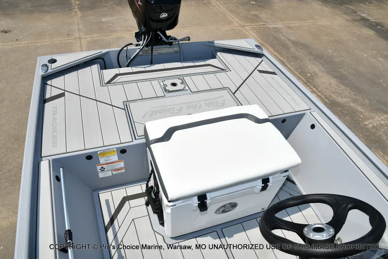Slide: The Image of Tracker Bass Tracker Classic CC 2027 - 55