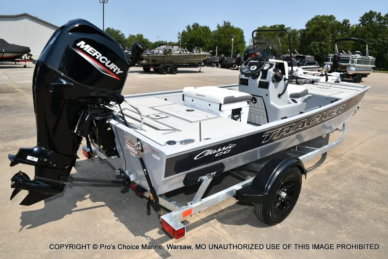 Slide: The Image of Tracker Bass Tracker Classic CC 2027 - 32