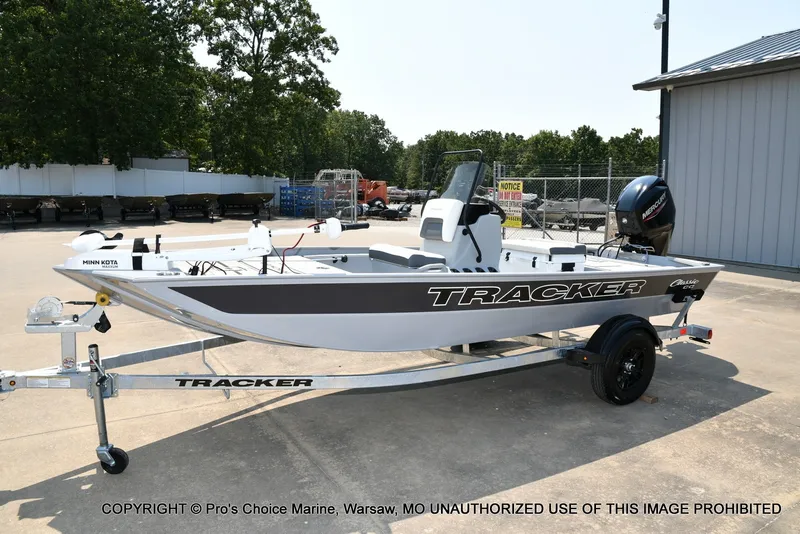 Slide: The Image of Tracker Bass Tracker Classic CC 2027 - 31