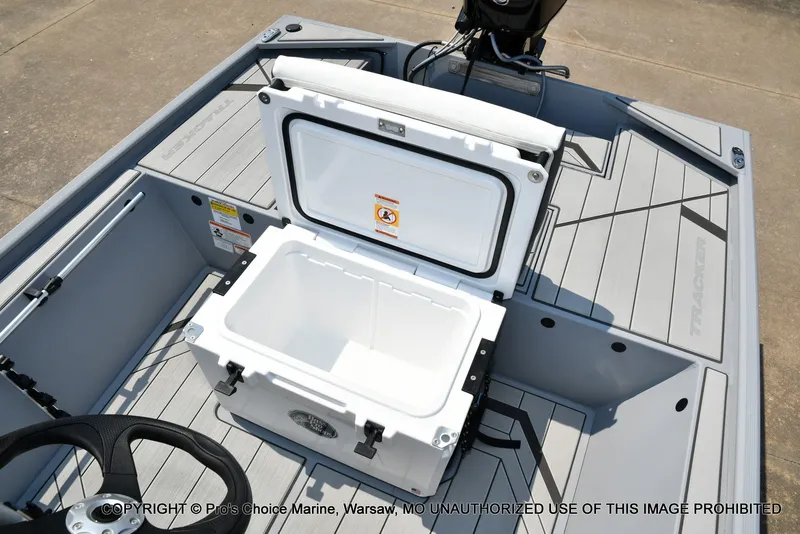 Slide: The Image of Tracker Bass Tracker Classic CC 2027 - 57