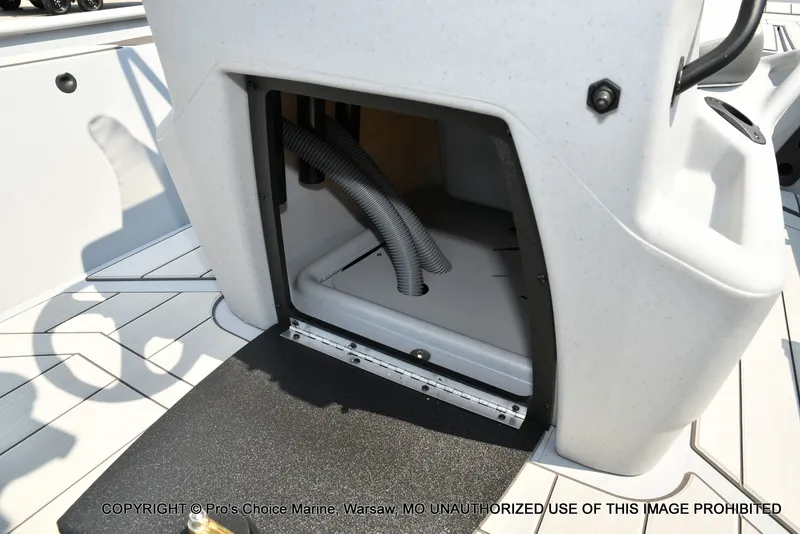 Slide: The Image of Tracker Bass Tracker Classic CC 2027 - 48