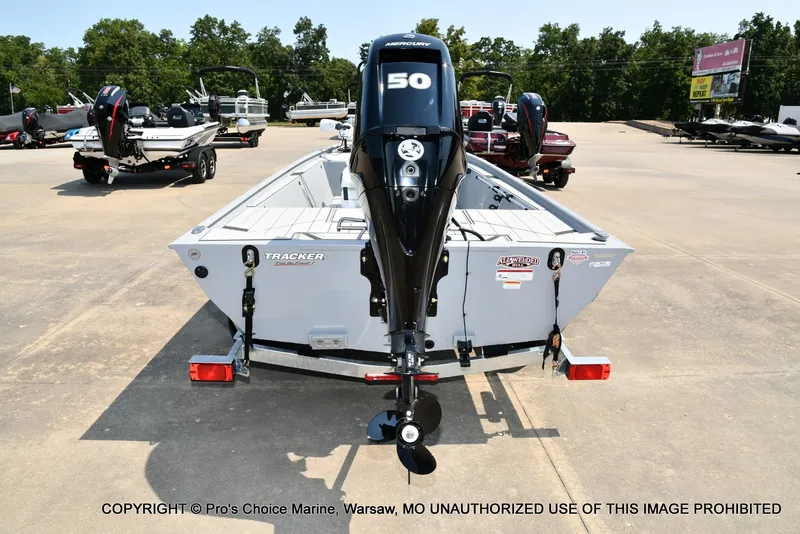 Slide: The Image of Tracker Bass Tracker Classic CC 2027 - 34