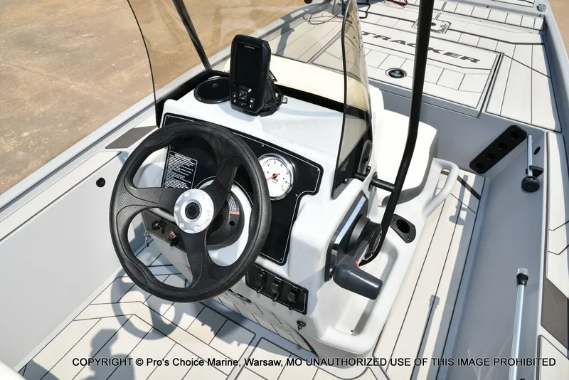 Slide: The Image of Tracker Bass Tracker Classic CC 2027 - 20