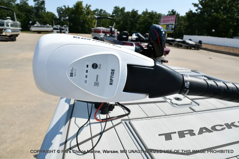 Slide: The Image of Tracker Bass Tracker Classic CC 2027 - 37