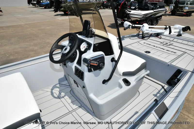 Slide: The Image of Tracker Bass Tracker Classic CC 2027 - 42