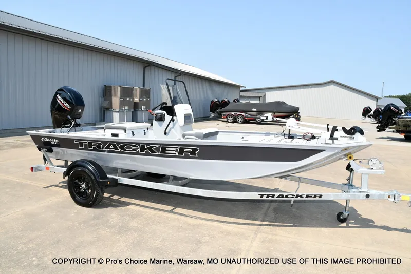 Slide: The Image of Tracker Bass Tracker Classic CC 2027 - 62