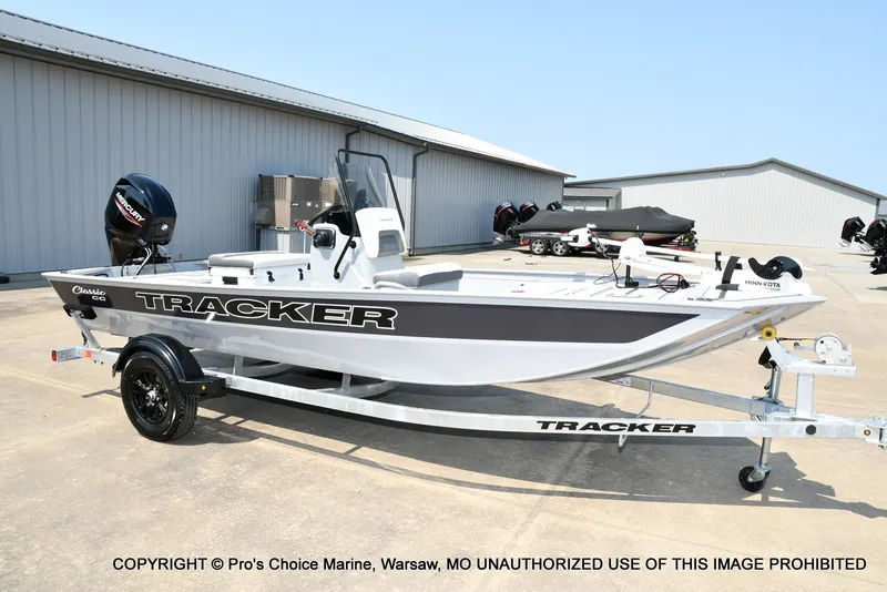 Slide: The Image of Tracker Bass Tracker Classic CC 2027 - 64