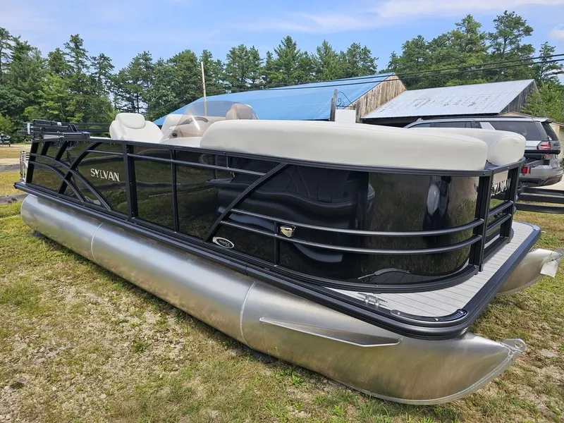 Slide: The Image of Sylvan Mirage 8520 CLZ DH 2025 - 2