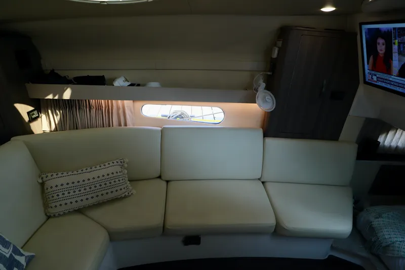 Slide: The Image of Regal 33 XO 2020 - 53