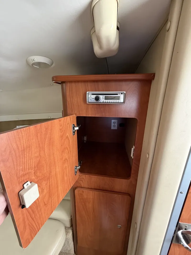 Slide: The Image of Rinker Express Cruiser 250 2007 - 15