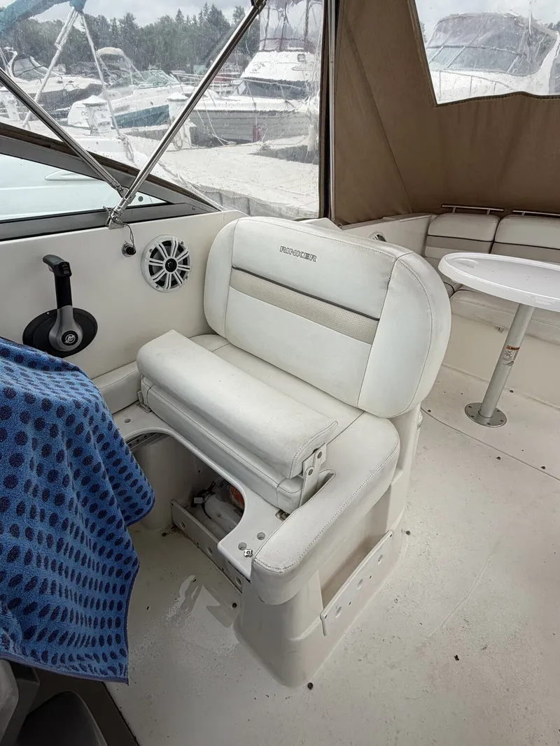 Slide: The Image of Rinker Express Cruiser 250 2007 - 9